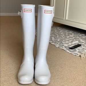White Hunter Boots